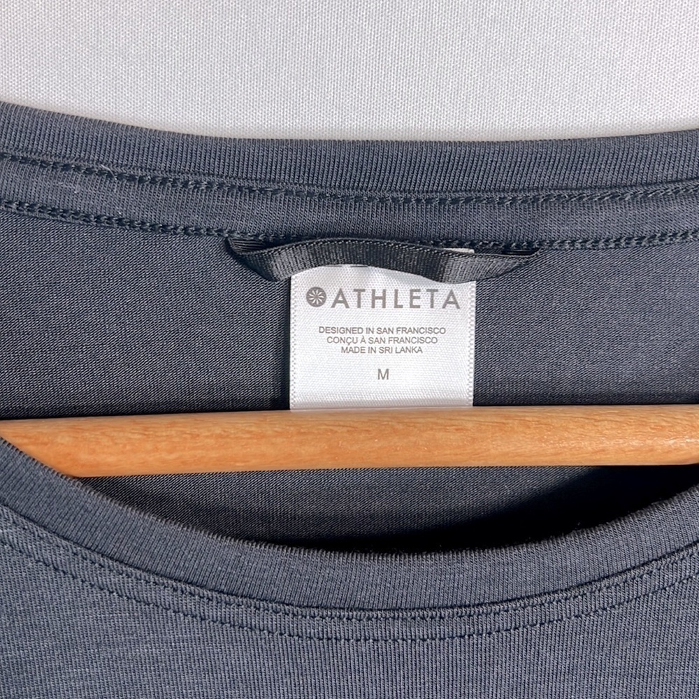 Athleta Air Out Cinch Tee size M NWT - Picture 4 of 7